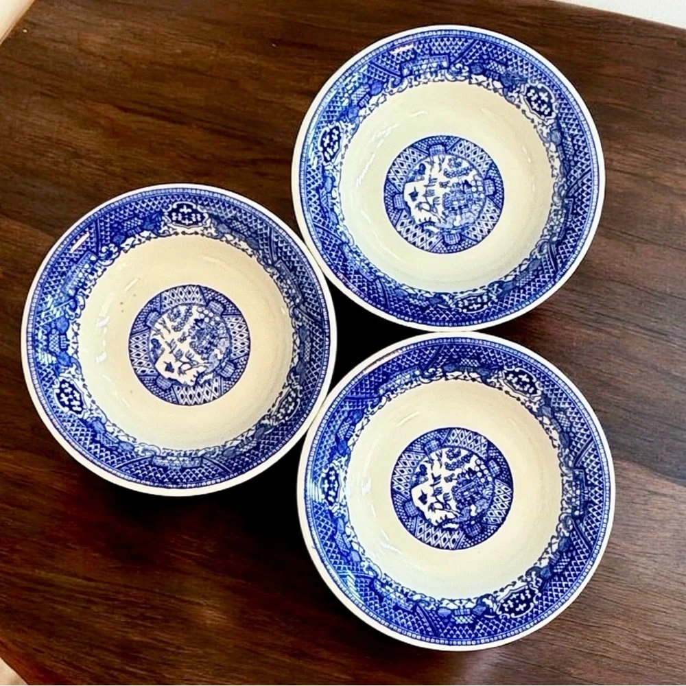 Vintage Blue Willow Porcelain Coupe Cereal Bowls by SCIO